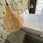 Rhea Boutique *