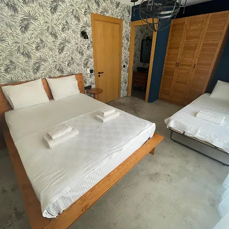 Hotell Rhea Boutique *