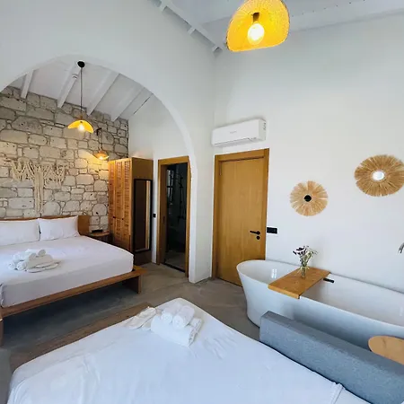 Rhea Boutique Hotell *