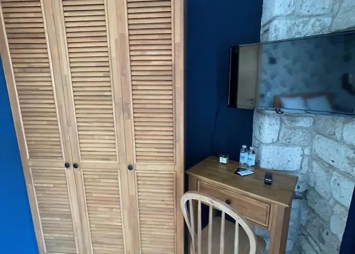 Rhea Boutique Hotel *