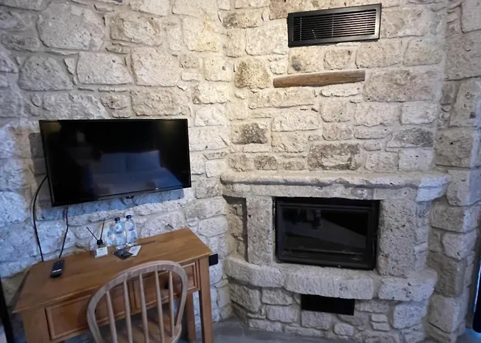 Rhea Boutique Hotel *