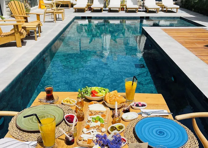 Rhea Boutique Alacati